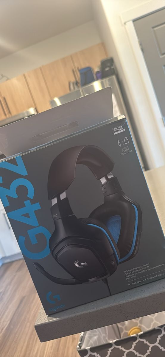 Logitech G432 Wired 7.1 Surround Sound Gaming Headset for PC, PS4, Xbox One, Switch