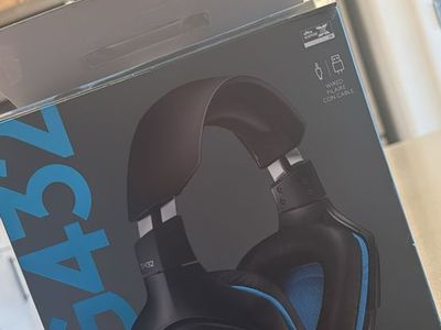Logitech G432 Wired 7.1 Surround Sound Gaming Headset for PC, PS4, Xbox One, Switch