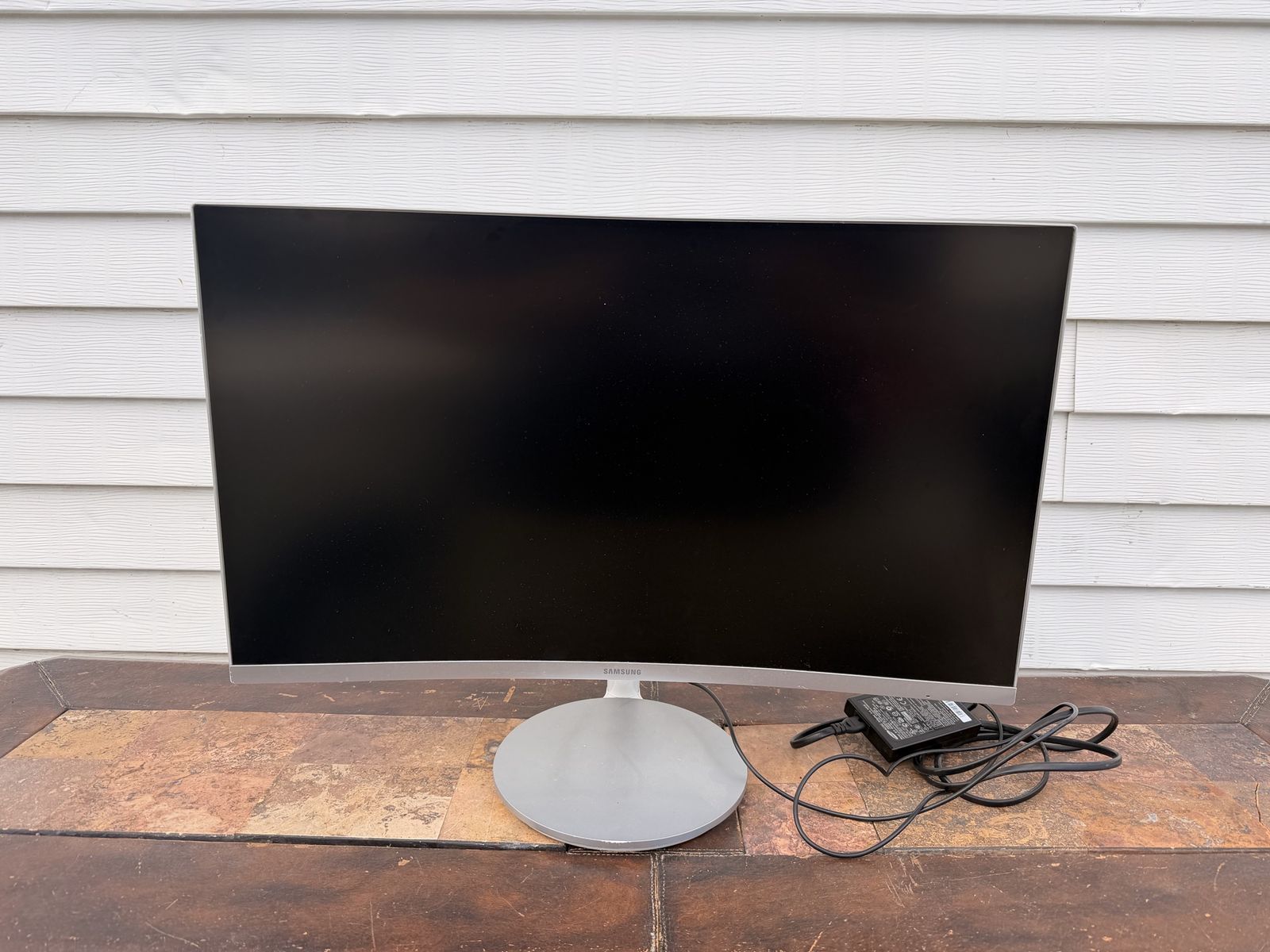 Samsung C27F591FD 27" Curved FHD Monitor - White/Silver - LC27F591FDNXZA, HDMI