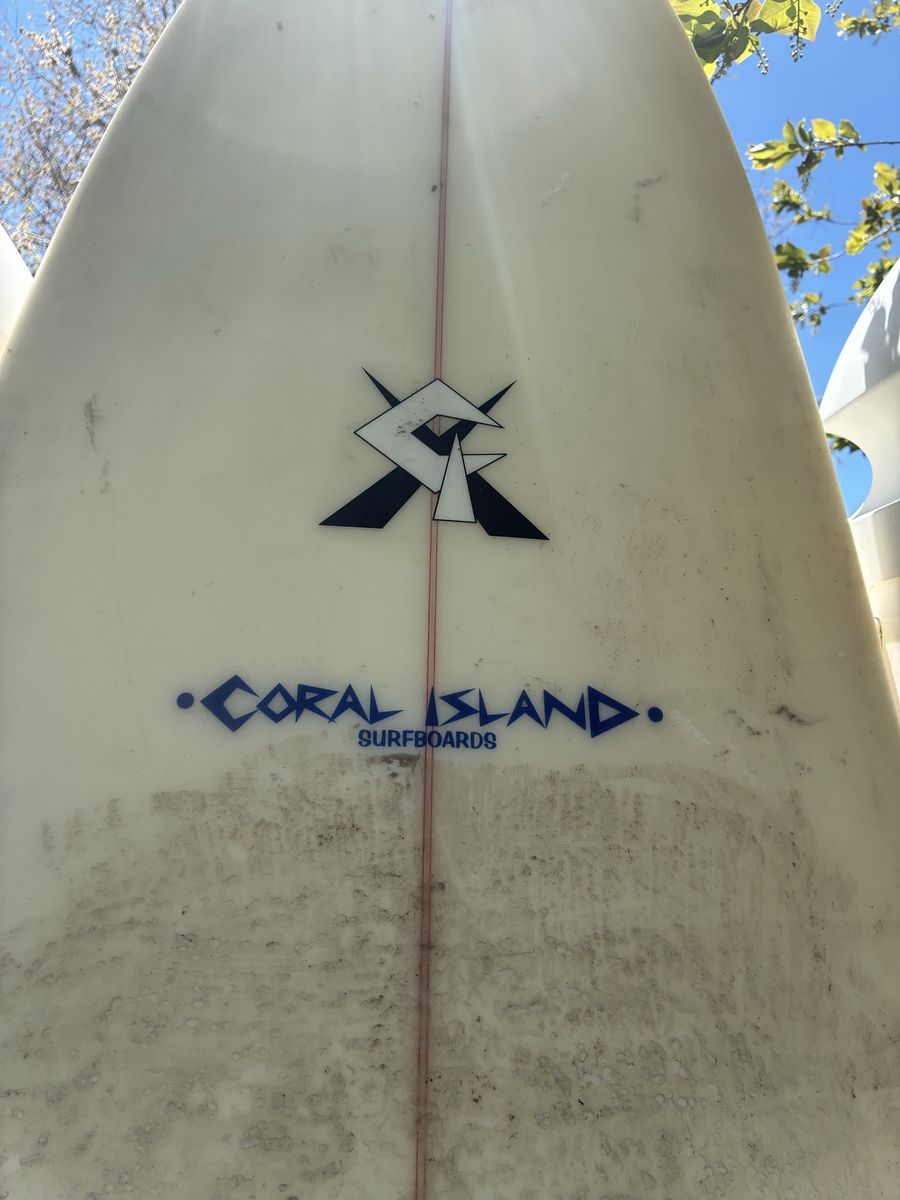 Coral Island Surfboard 7’10”