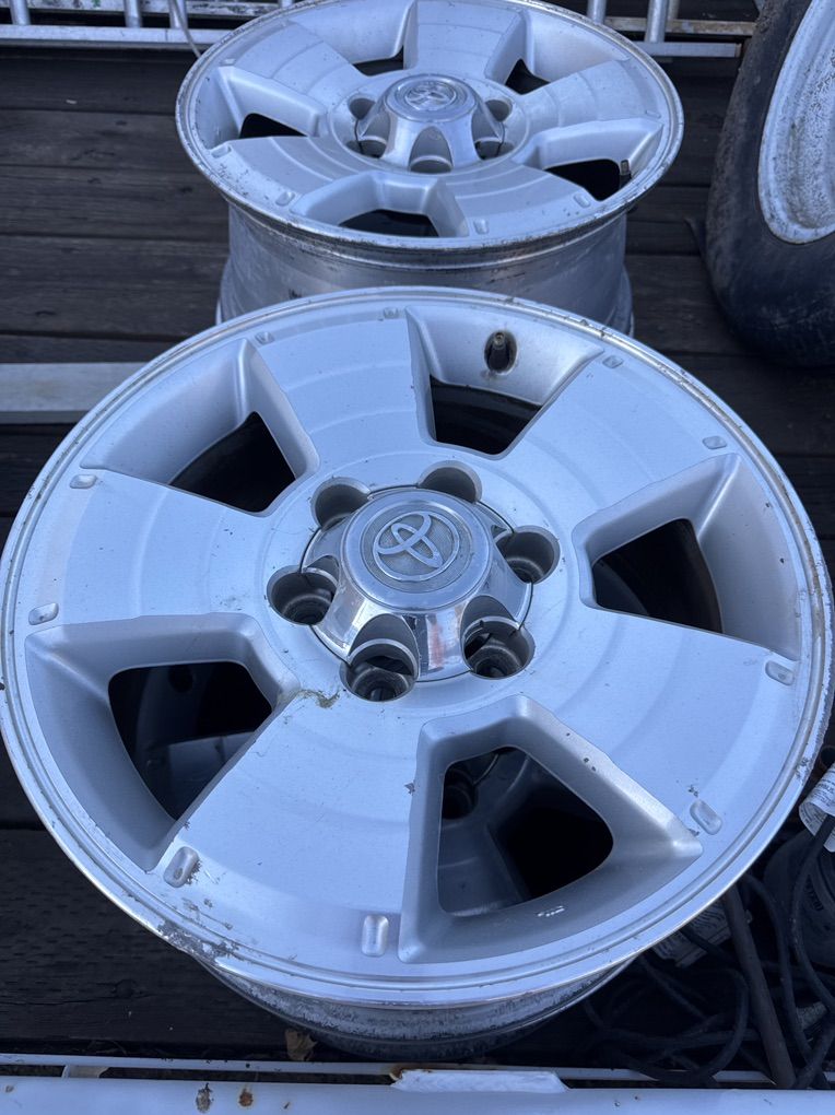 Oem 2003 Toyota 4 runner Rims