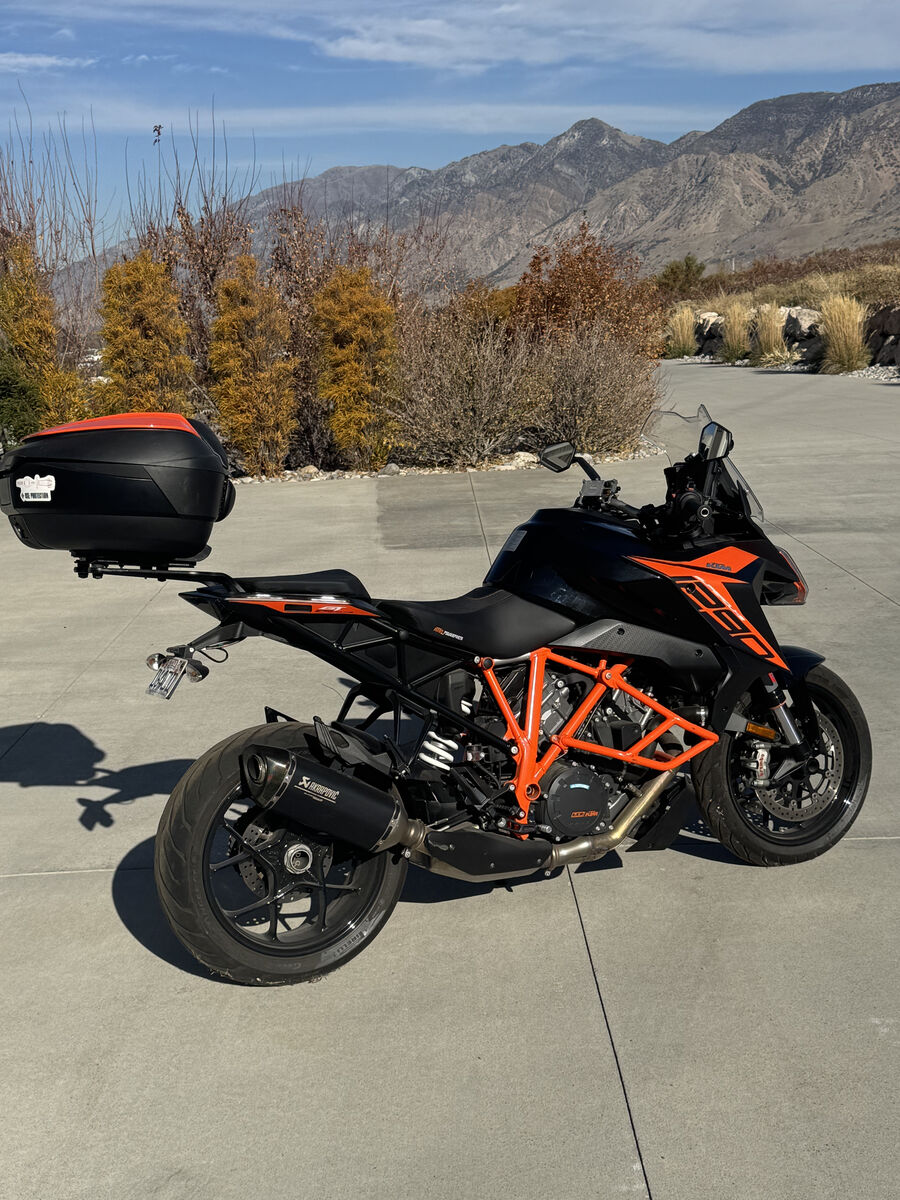 2023 KTM Super Duke GT 1290 Like new - low miles