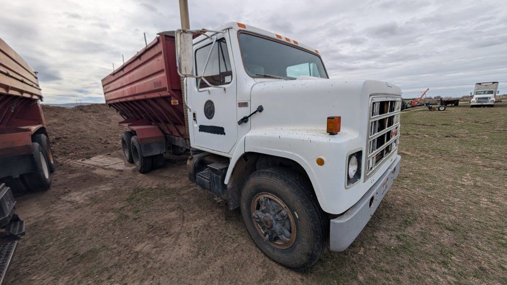 International Spud truck