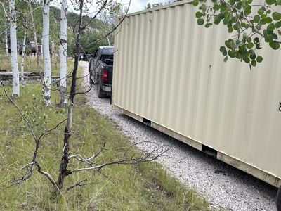 Shipping container MOUNTAIN DELIVERY