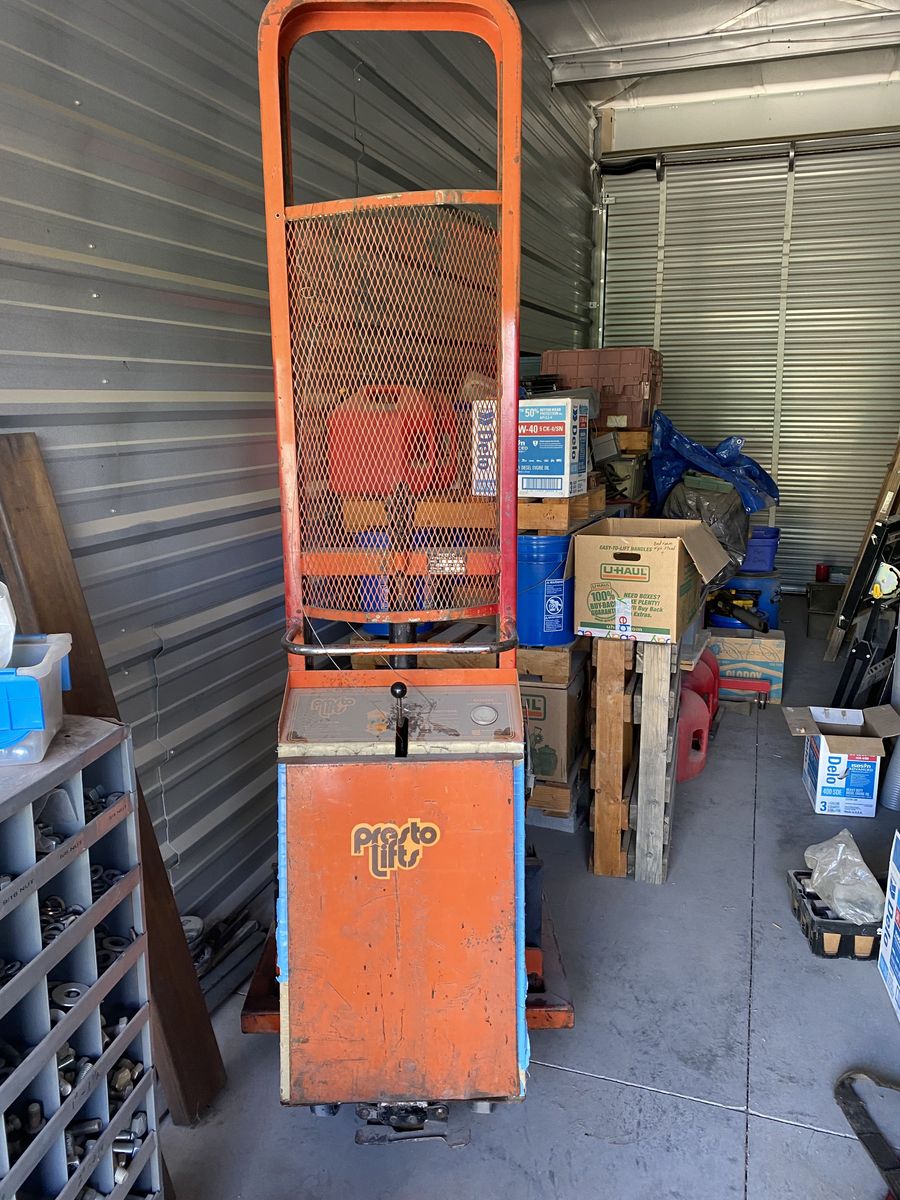 Fork Lift Power lift manual drive