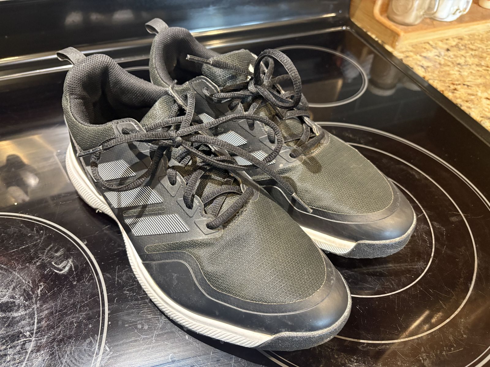 Men’s golf shoes