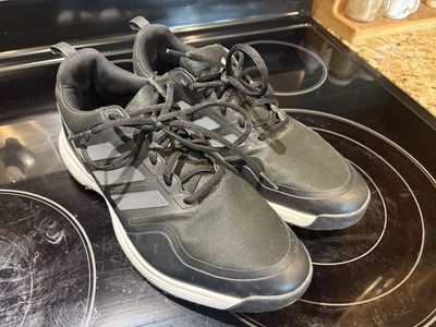 Men’s golf shoes