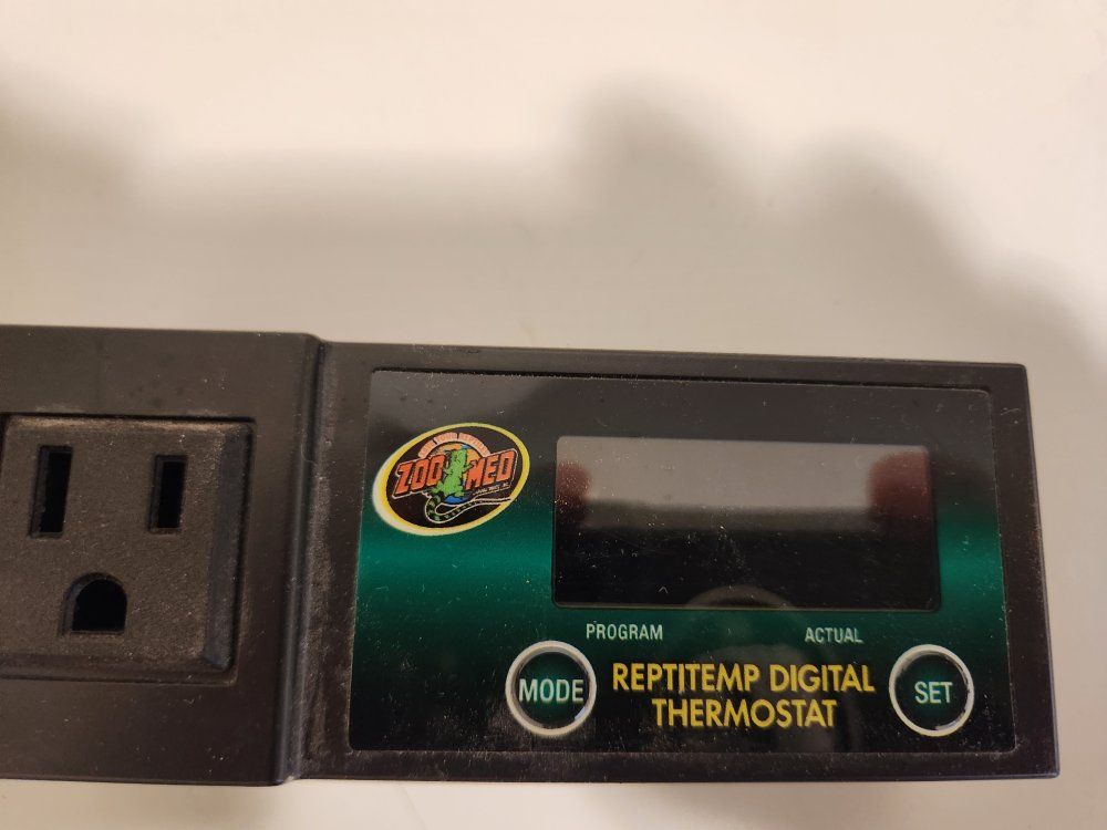 Zoo Med ReptiTemp Digital Thermostat - Terrarium Heater Controller