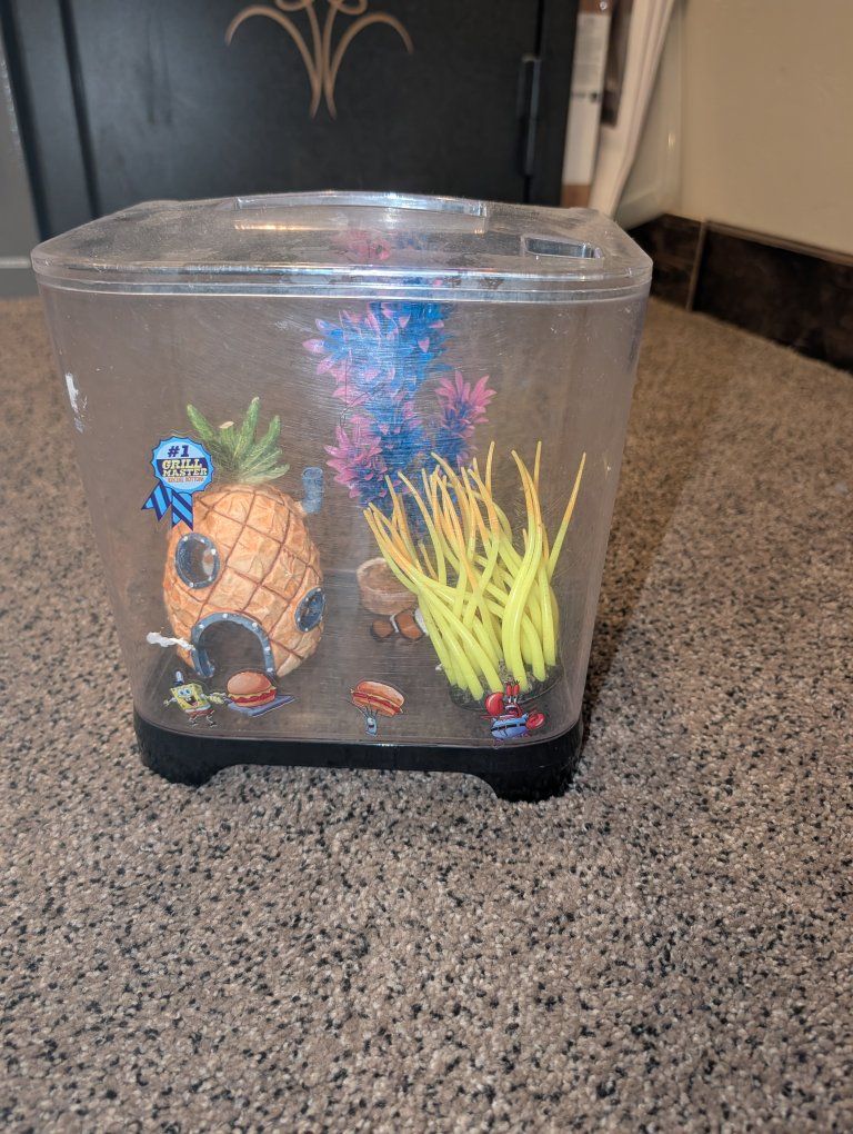SpongeBob SquarePants Mini Aquarium Kit with Pineapple House and Decorations