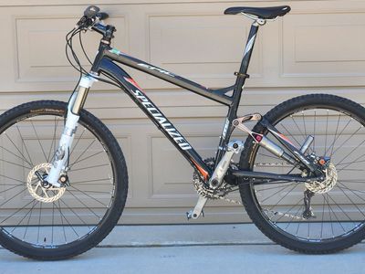 Specialized Epic Expert Bike with Brain Medium