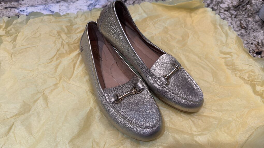 Woman's Gold Born Loafers Size 8 Genuine Leather