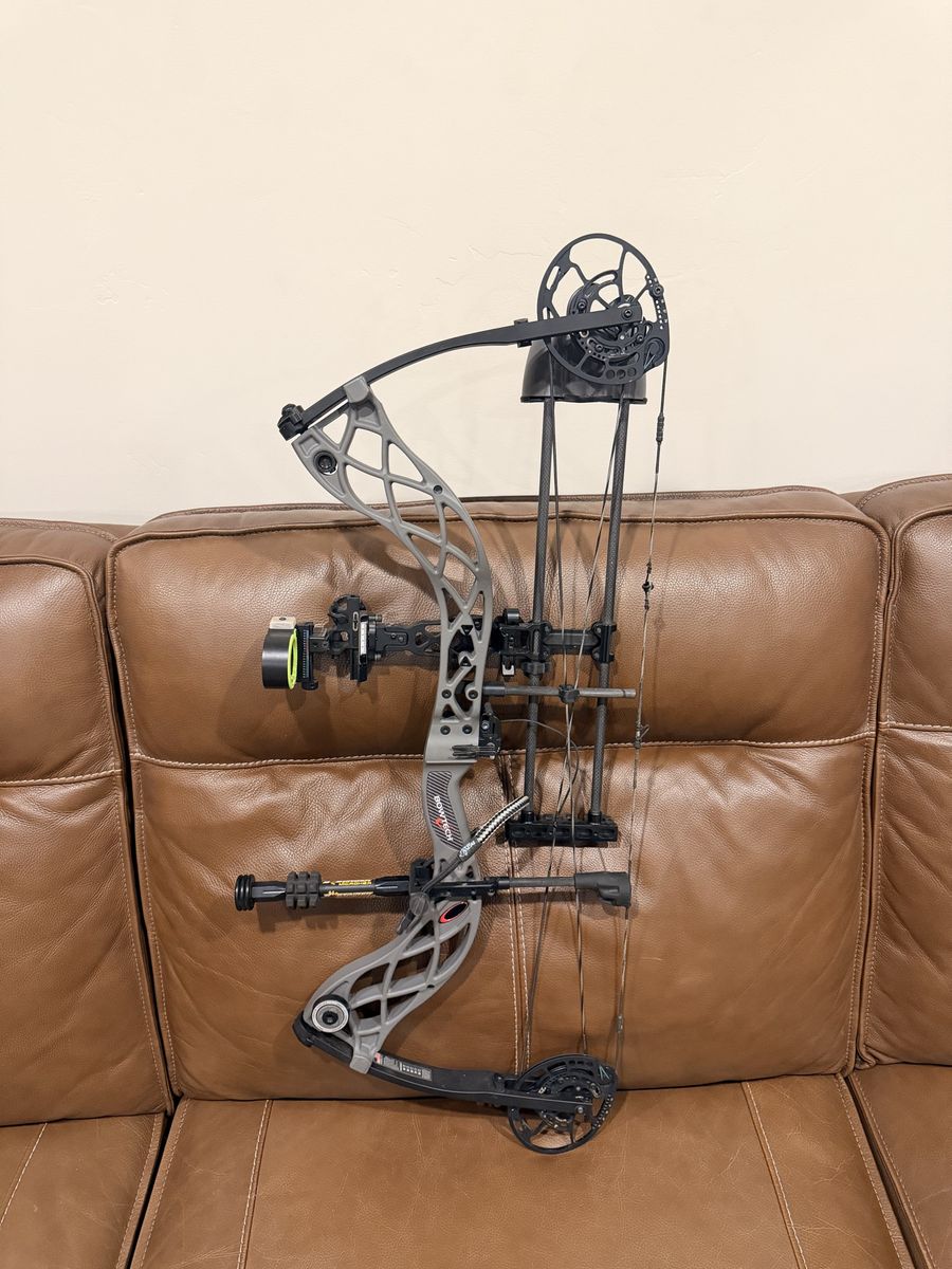 Bow tech carbon Zion