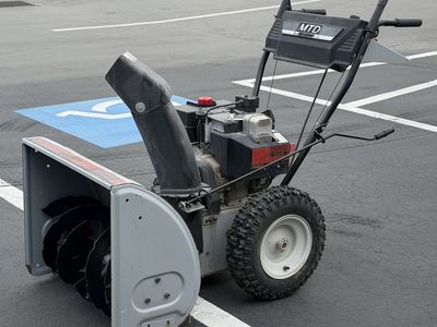 MTD Yard Machines Gold Series 8/26 Gas Snow Blower