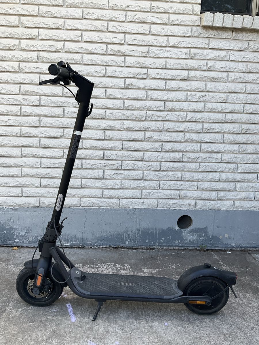 Segway Ninebot E2 Plus Electric Scooter – Good Condition – Good Battery