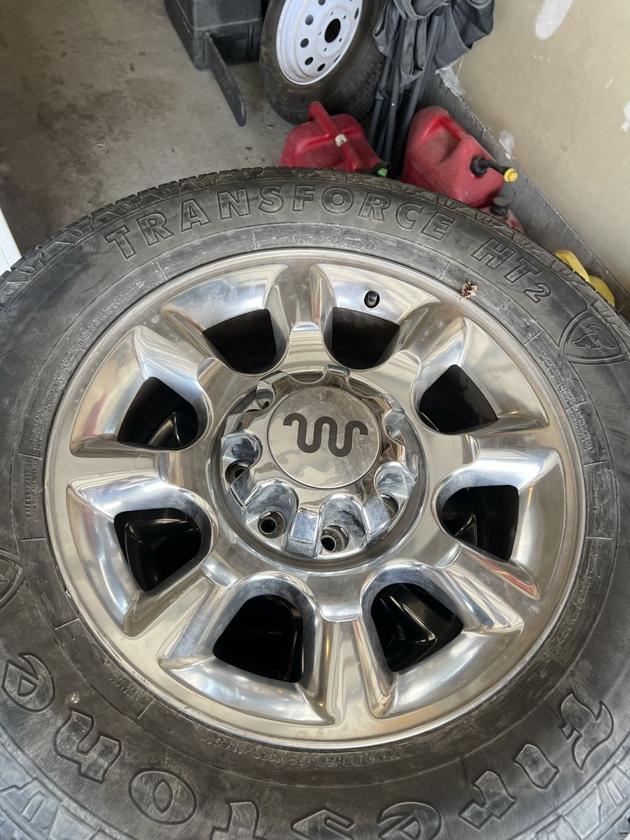 LT275/65R29 king ranch Wheels and tires