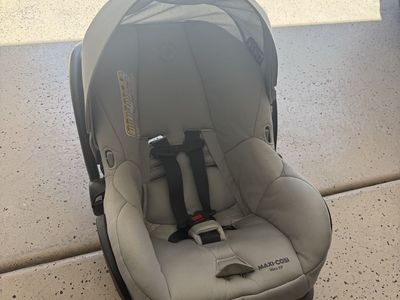 Maxi-Cosi Mico XP Infant Car Seat, Gray, UsedExcellent, Expiration Date 2029-09-25