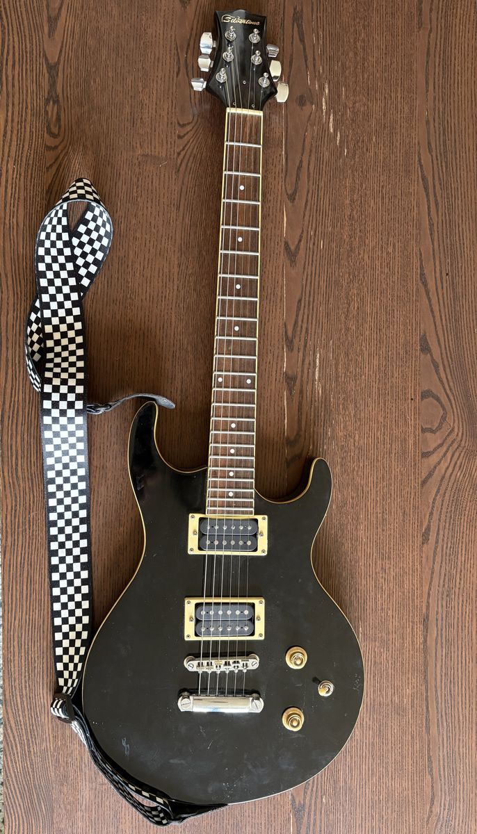 Silvertone SN-5 electric guitar - used