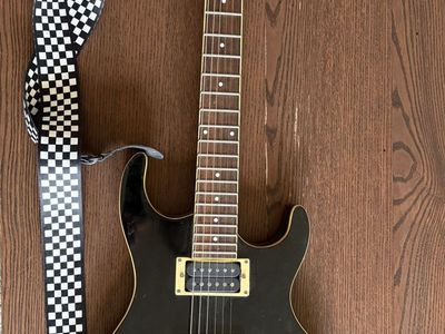 Silvertone SN-5 electric guitar - used