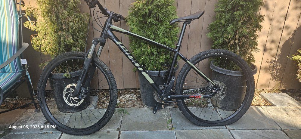 Hard tail mountain bike