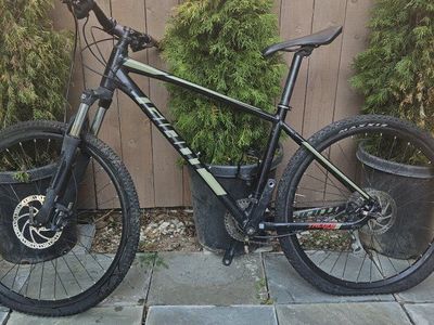 Hard tail mountain bike