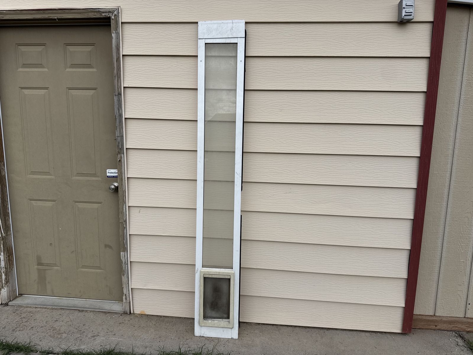 Patio Panel Pet Door Insert - White Frame, Sliding Door Compatible