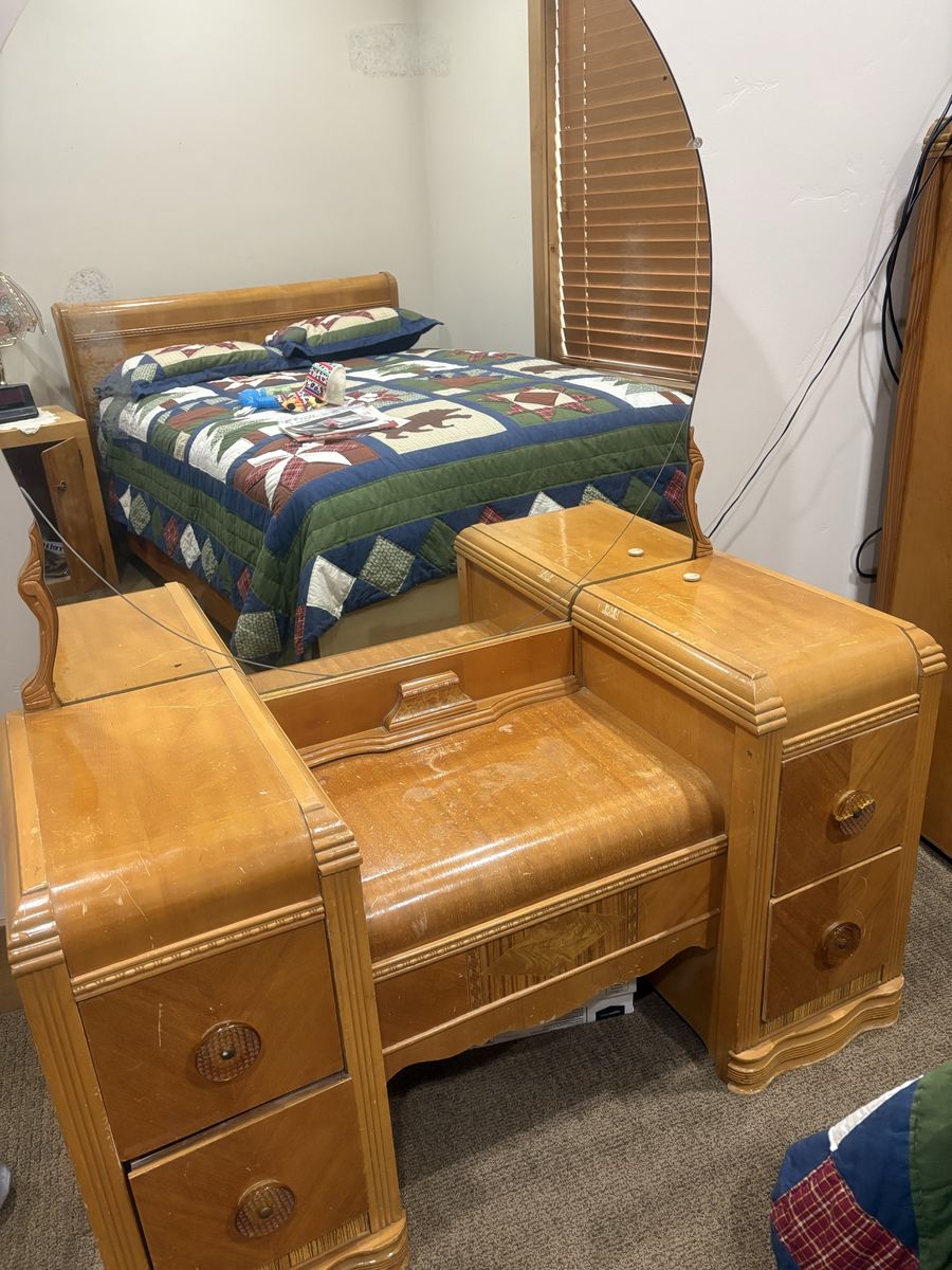 Antique Bedroom Set