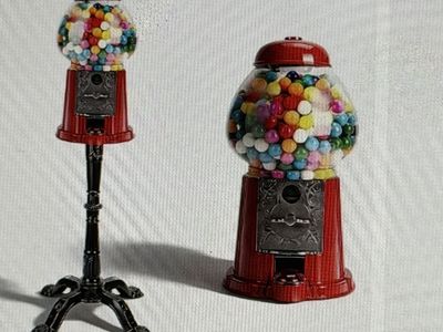 Retro Gumball Machine with Stand can set for selling via coins or for free gains of item inside