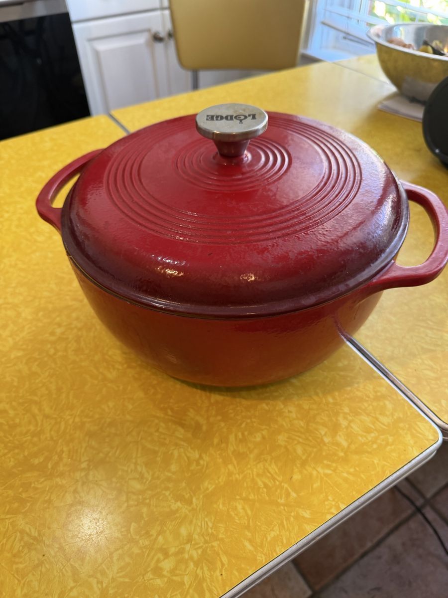 Lodge Enamored Cast Iron Dutch Oven Red 6 Qt