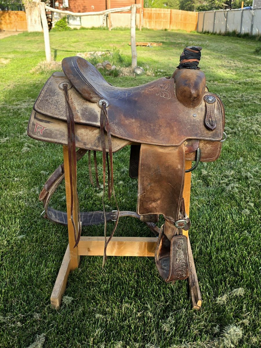 Twisted "R" Roping Saddle 16.5 inch seat