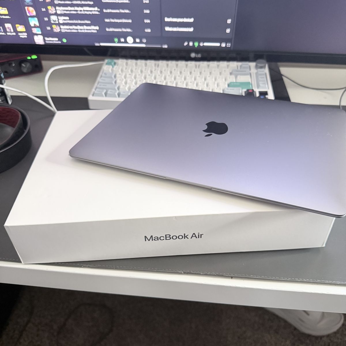 Macbook Air M1 256gb/ 8gb Ram -> NEW