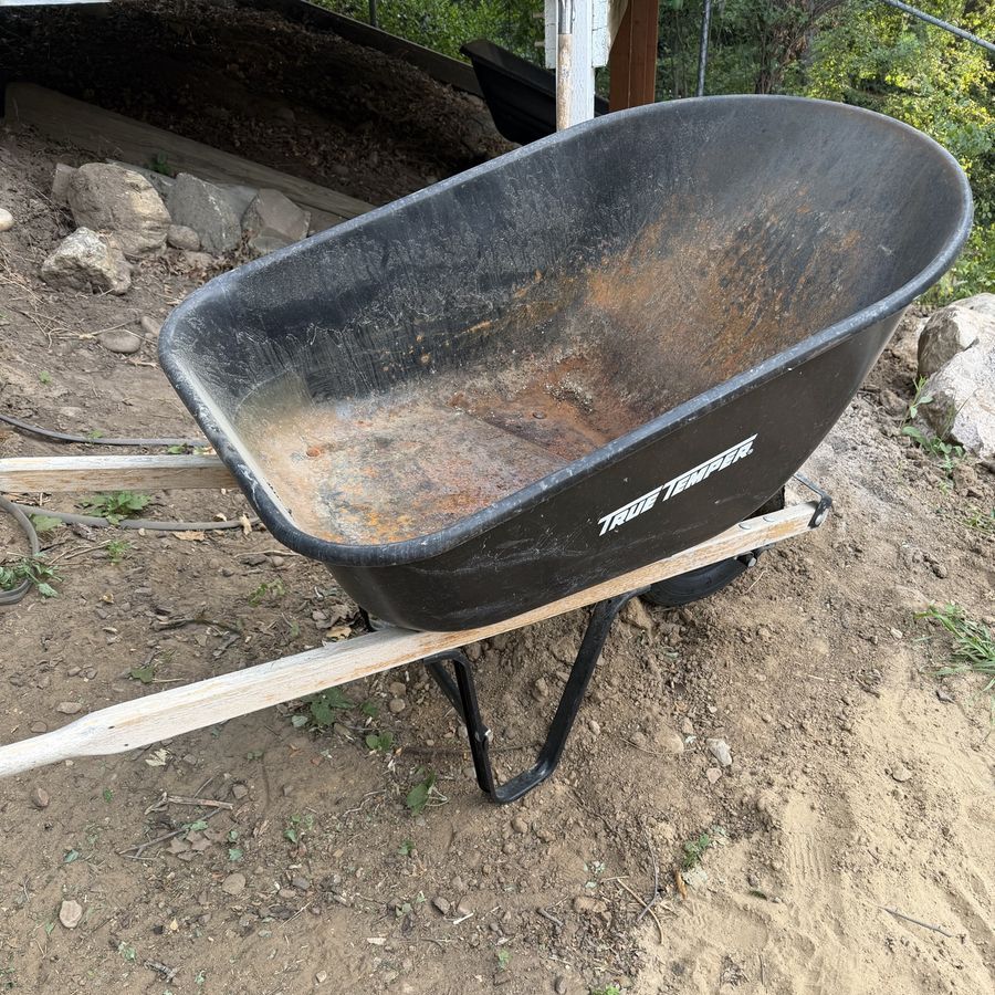 True Temper Wheelbarrow Black Poly Tray Wood Handles