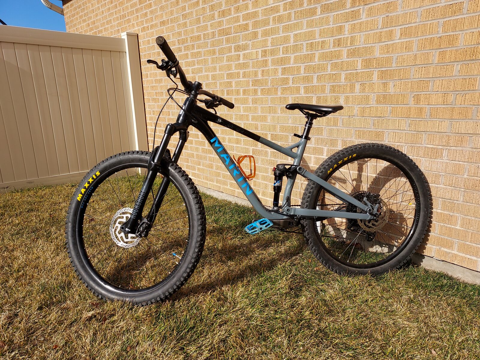 2022 Marin Rift Zone 1 w/ Upgraded Dropper Post and Tubeless Ready Tires.