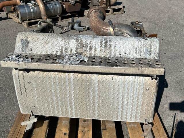 FREIGHTLINER CASCADIA DPF FILTER, NOT FOR SALE IN CALIFORNIA