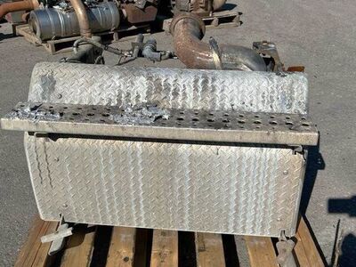 FREIGHTLINER CASCADIA DPF FILTER, NOT FOR SALE IN CALIFORNIA