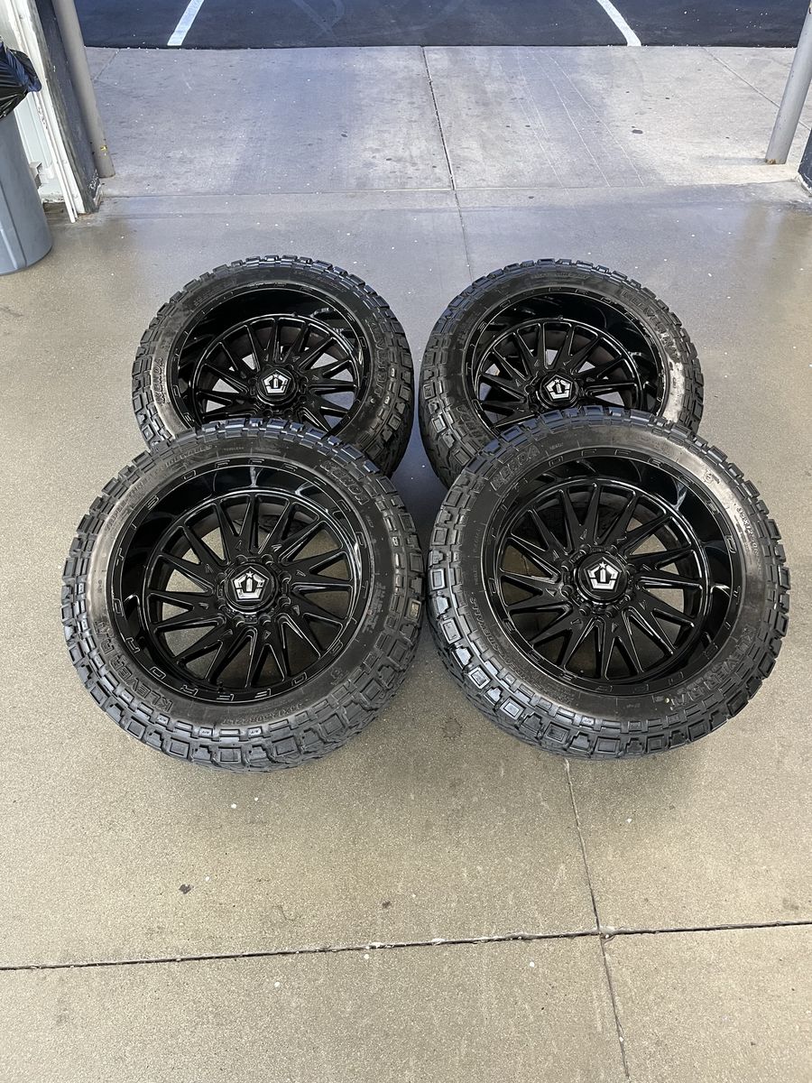 22x12 TIS 547 Wheels/ 35x12.50r22 Kendas 8x170