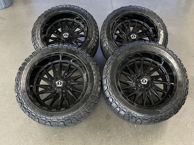 22x12 TIS 547 Wheels/ 35x12.50r22 Kendas 8x170