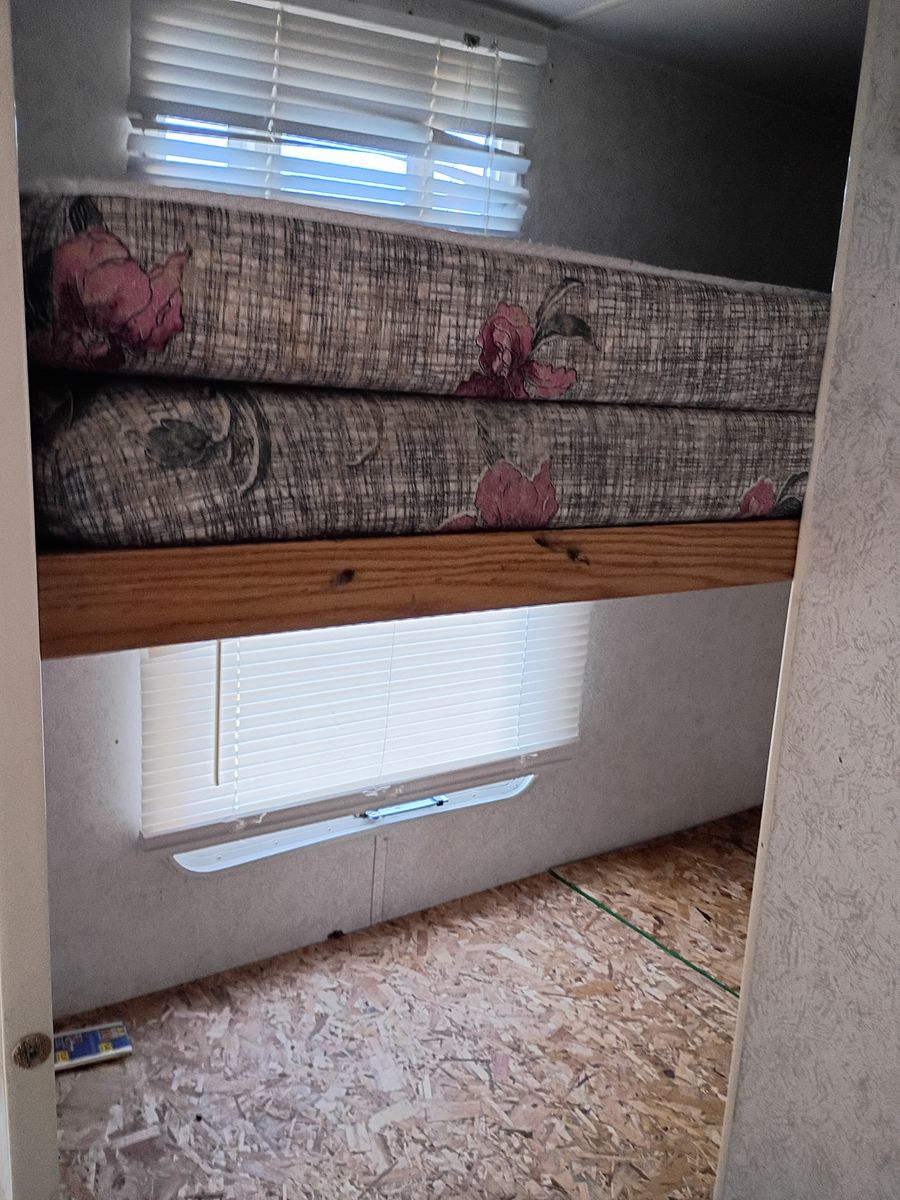 2000 Phoenix Shasta RV