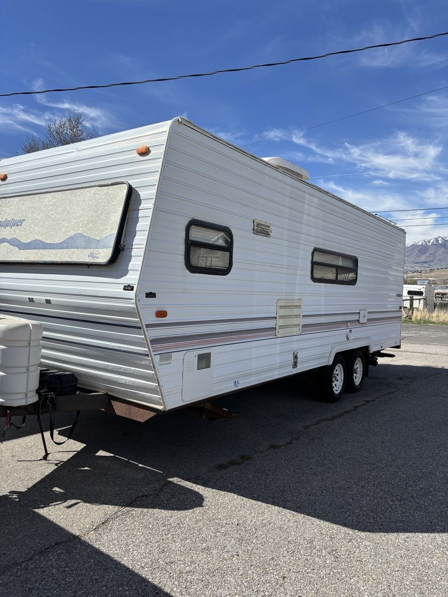 1999 Sandpiper bumper pull trailer