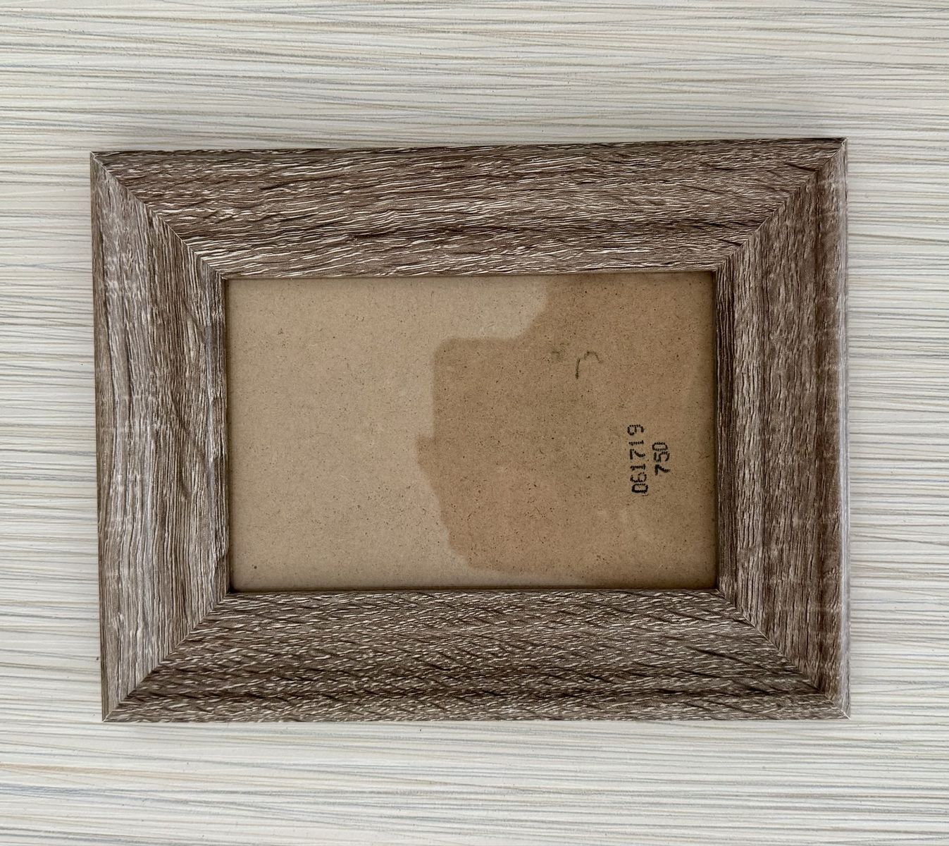 Rustic Wood Grain Picture Frame with Easel Back and Wall Hangers 5x7