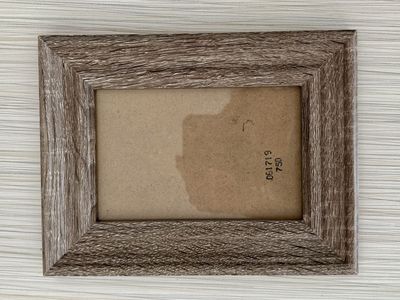 Rustic Wood Grain Picture Frame with Easel Back and Wall Hangers 5x7