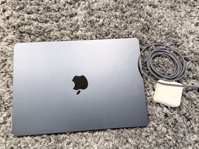 Macbook Air M2 Chip 13 Inch Like New