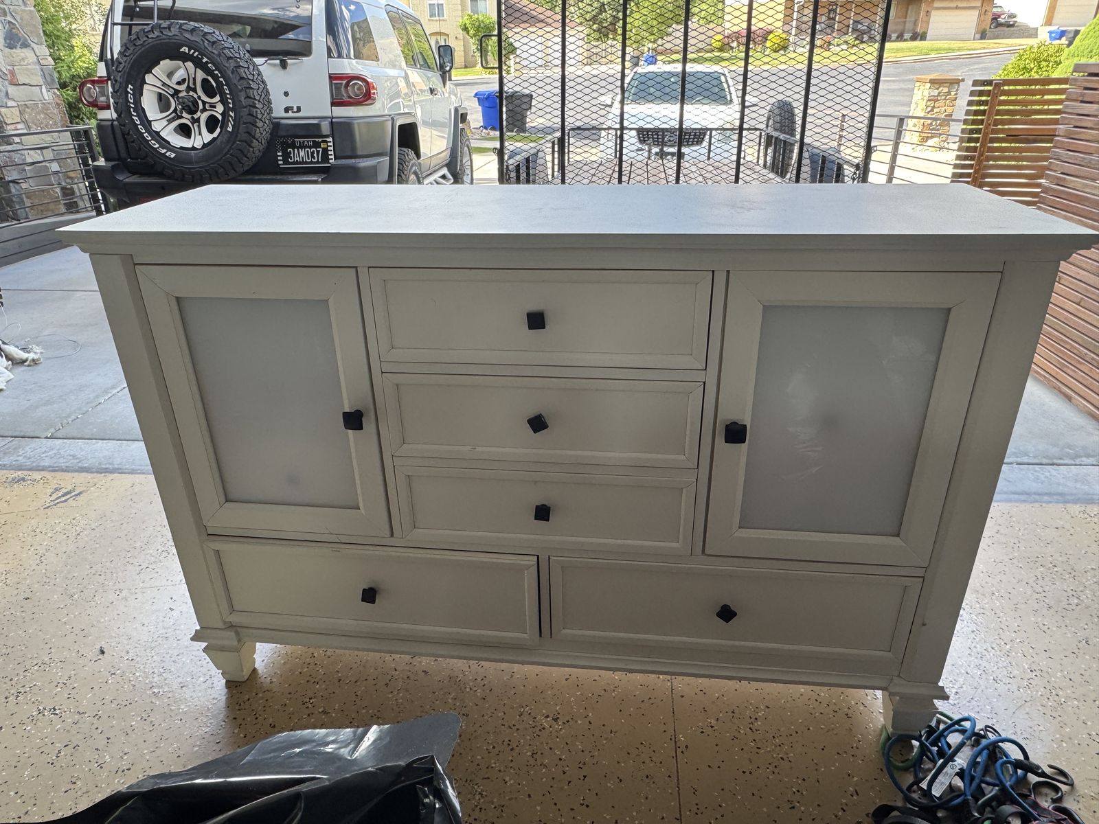 Chest of drawers