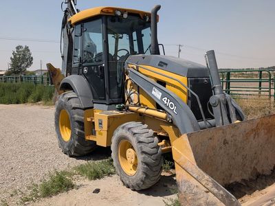 2015. John Deere backhoe
