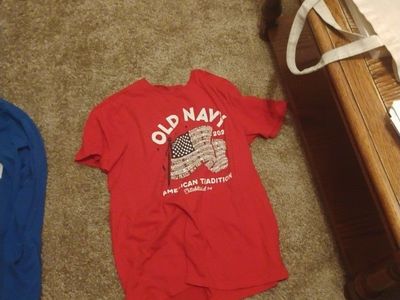 Old Navy Men's Red "American Tradition" Graphic T-Shirt - Size M