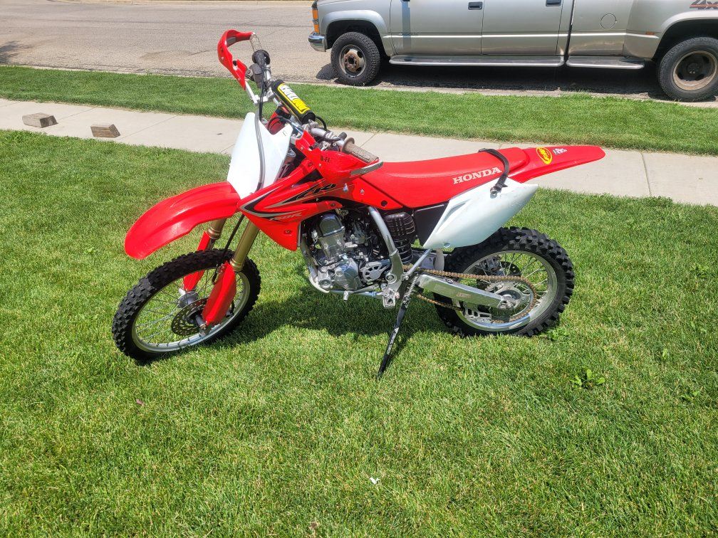Honda CRF150RB Expert Dirt Bike. this is the big wheel 16 rear 19 front.