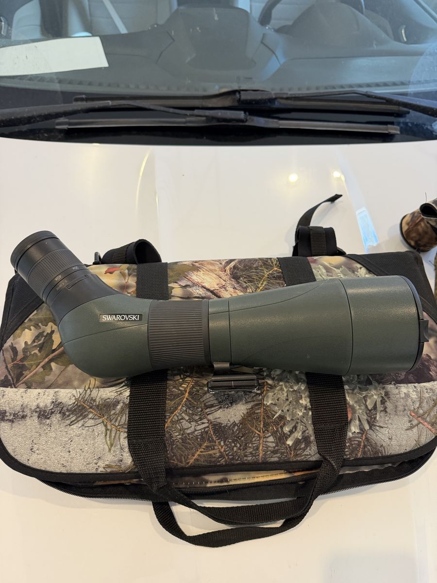 Swarovski HD Spotting Scope - Green with Camo Carrying Case, Excellent Conditions