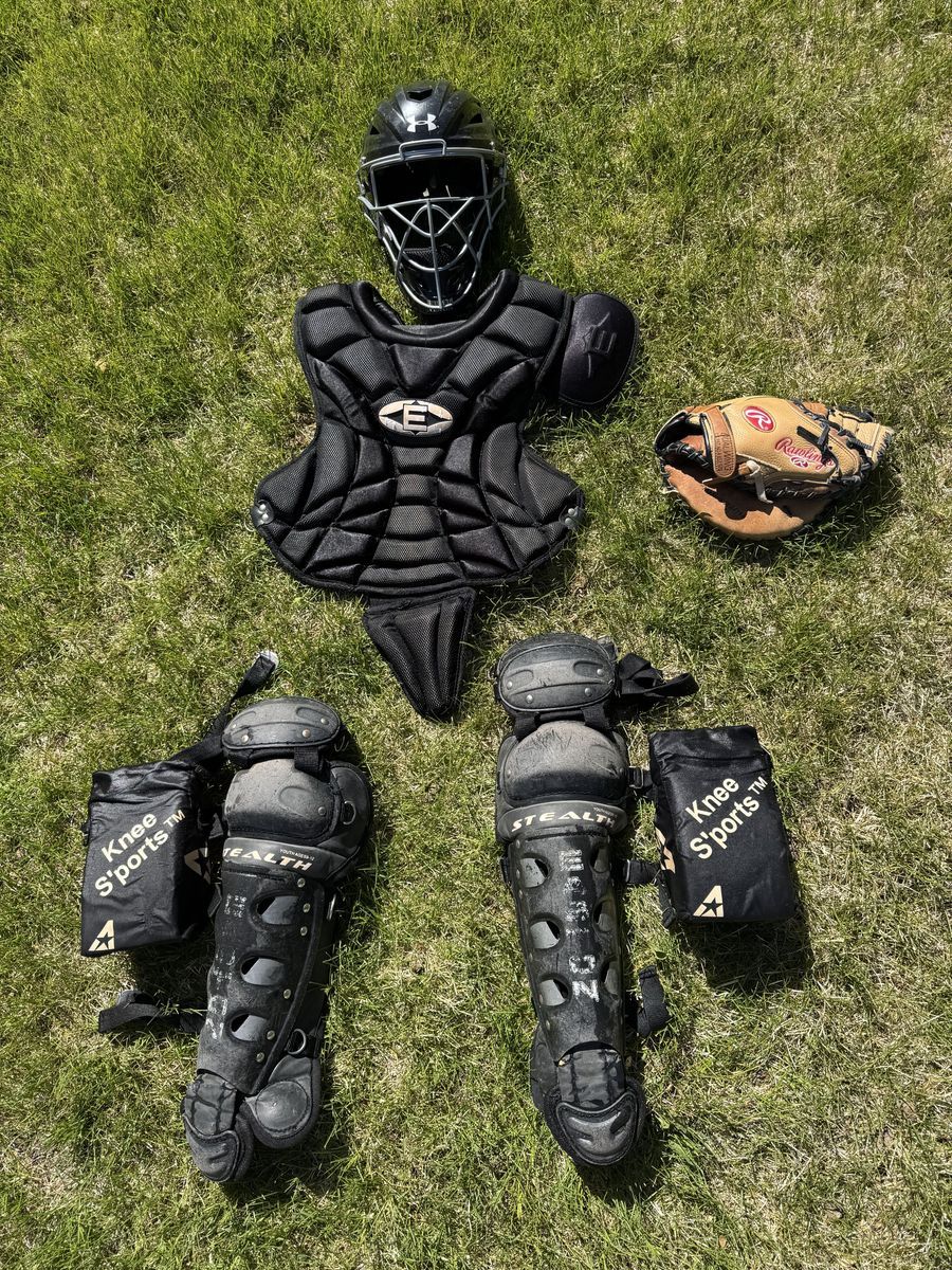 Youth Catcher's Gear Ages 8-12