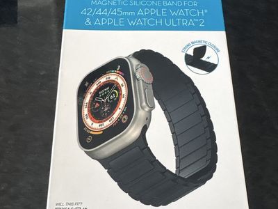 WITHit Magnetic Silicone Apple Watch Band 42/44/45mm & Ultra/Ultra 2 (49mm) - Black