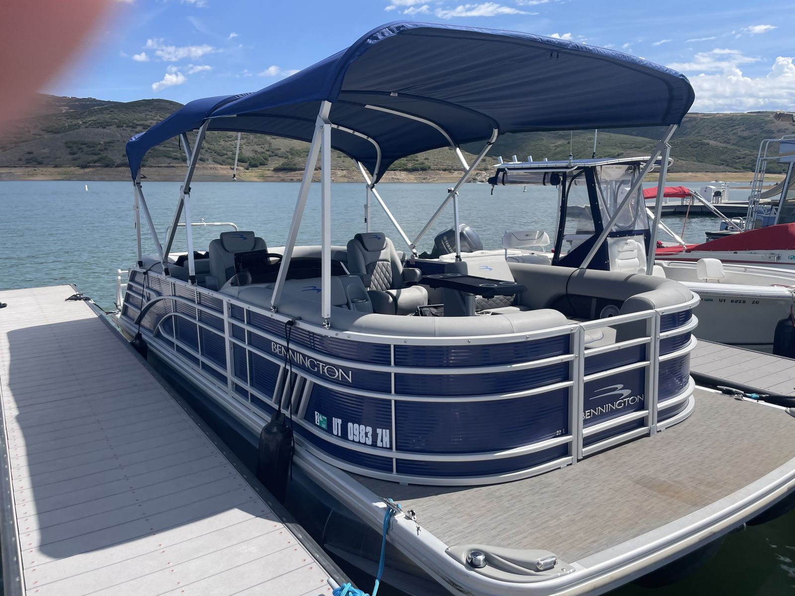 2023 BENNINGTON PONTOON BOAT