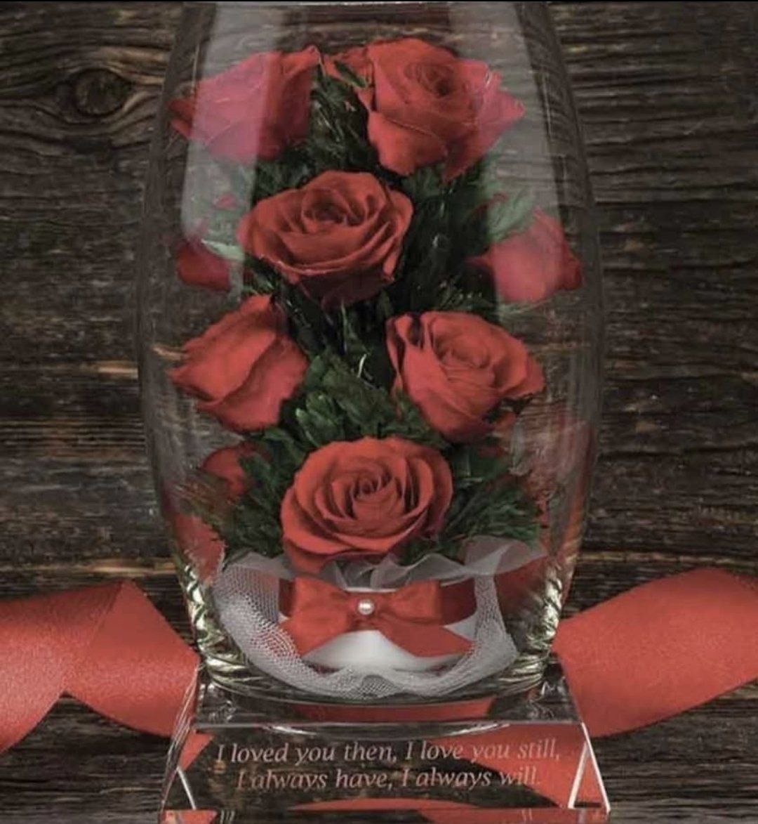 Real Preserved Red Roses with Engraved Glass Base - Brand New - Danbury Mint